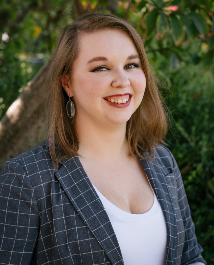 Amy Thomas Headshot